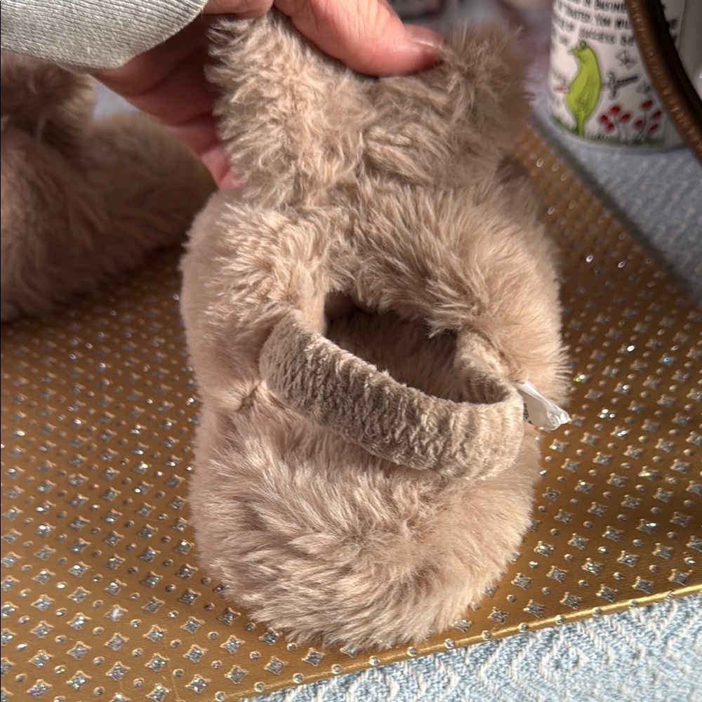 Plush Bunny Slippers 7/8 NWOT - Picture 5 of 6